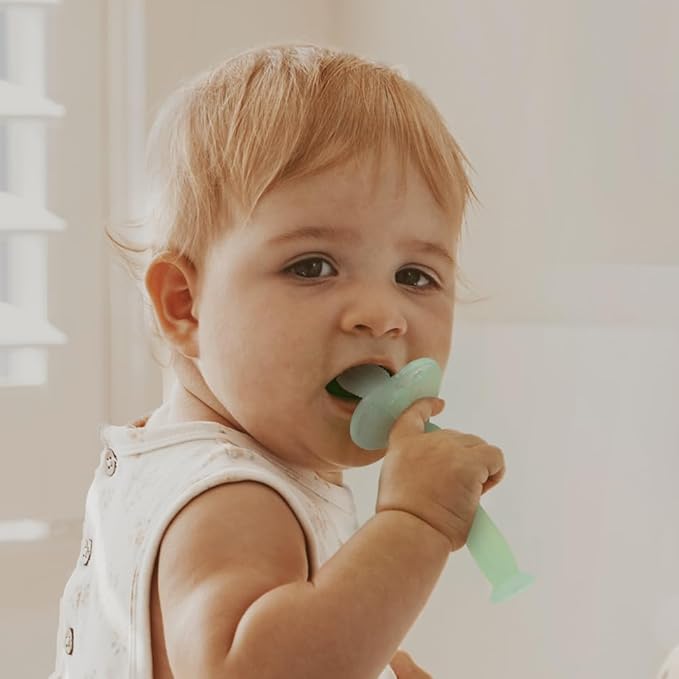 haakaa 360° Silicone Baby Toothbrush – 100% Soft Food Grade Silicone, BPA-Free, Suction Base, Safe for Babies 6 Months+, Gentle Gum and Teeth Cleaning for Infants, Gum Massager (Lime)