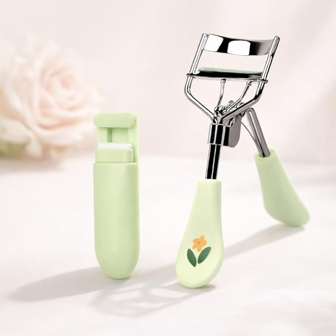 Eyelash Curler for Women, Manual Lash Curler with Wide Angle Fit, Gentle No Pinching, Long Lasting Natural Curl, Portable Makeup Tool
