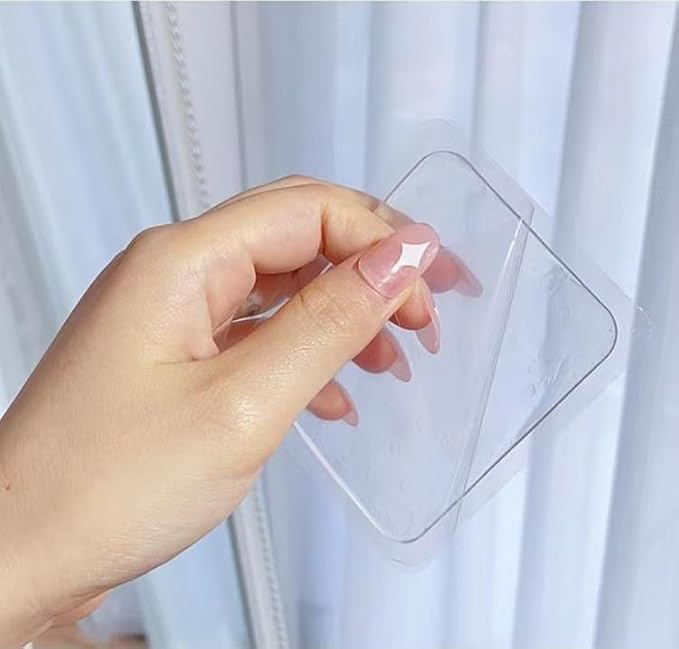 false eyelash adhesive storage box. Portable dust-proof transparent false eyelash storage tool. Suitable for traveling with you. And daily storage of false eyelashes.