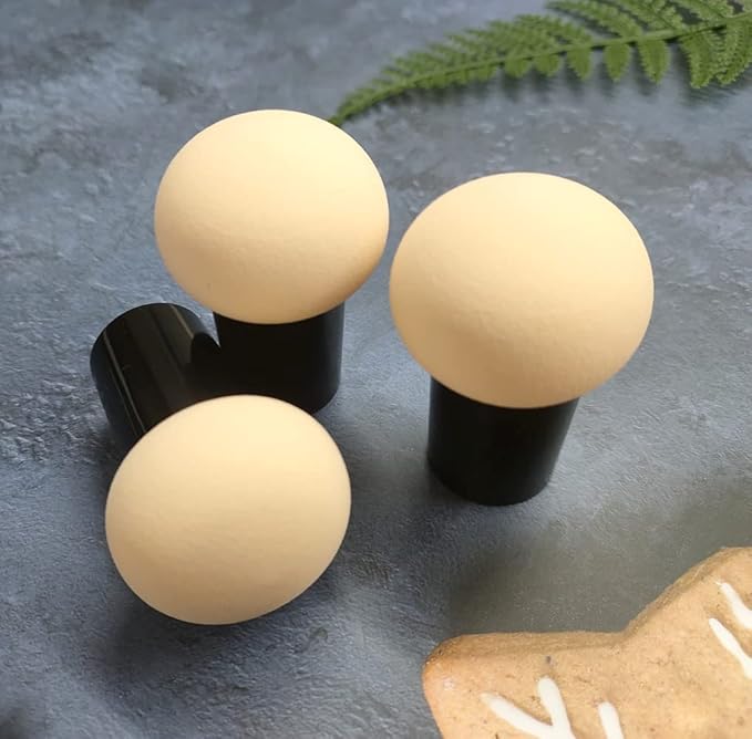 Mushroom Makeup Sponge Cosmetic Blender Puff Latex Free Face Sponge Beauty Puff Makeup Brush Sponge with Handle Case for Concealer BB Cream Foundation Makeup Tools (3 Pack, Skin Color)