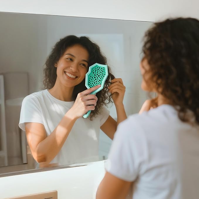 AIMIKE Glacier Detangling Brush, Pain-Free Detangler Brush for Curly Hair Wet & Dry Use, Glide Through Tangles with Ease, Vented Hair Brush for Women's 2c to 4c Curls, Mint Green