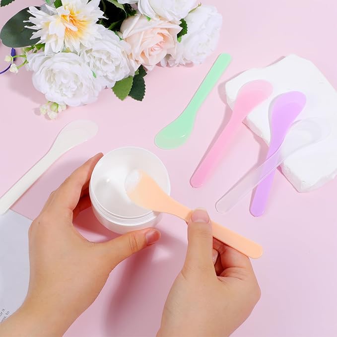 6 PCS Plastic Cosmetic Spatula, Candy Color Makeup Scoops Spatulas Stick Applicator Reusable Cosmetic Mask Mixing Spoon Spa Makeup Tools for Lotions Moisturizers DIY Cream Mixing