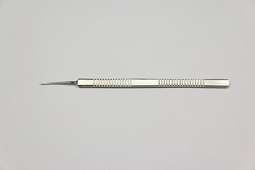 Davis Foreign Body Spud Straight Sharp Round Blade. Flat Serrated hanble with Polished Finish. Overall Length 125mm, 4.9 inches.