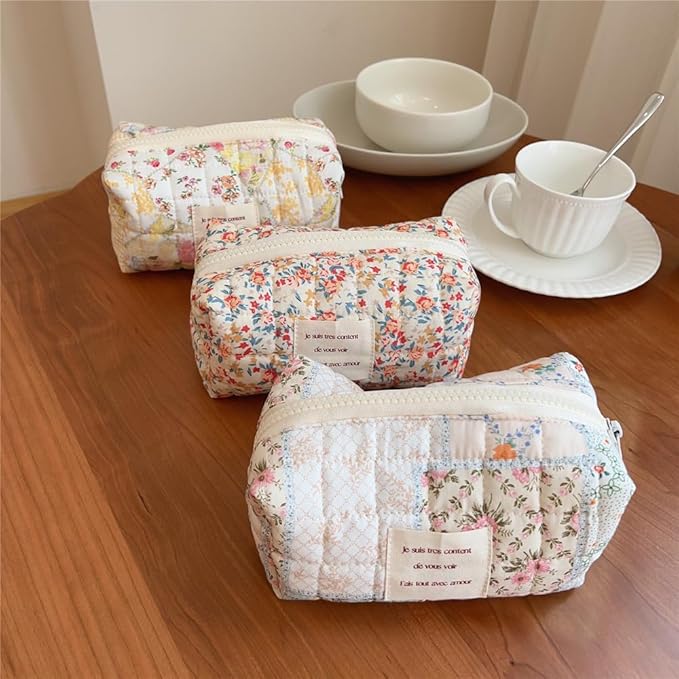 Floral Makeup Bag Pouch - Small Quilted Cosmetic Organizer for Travel Daily, Aesthetic Cottagecore Cotton Toiletry Pencil Purses with Zipper, Portable Gift for Women Girls (Blue Floral-S)