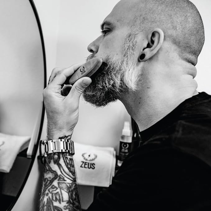 ZEUS Vegan Pocket Beard Brush, Soft Bristle & Animal-Free Grooming Brush for Taming & Styling Beard – Made in Germany (N73)