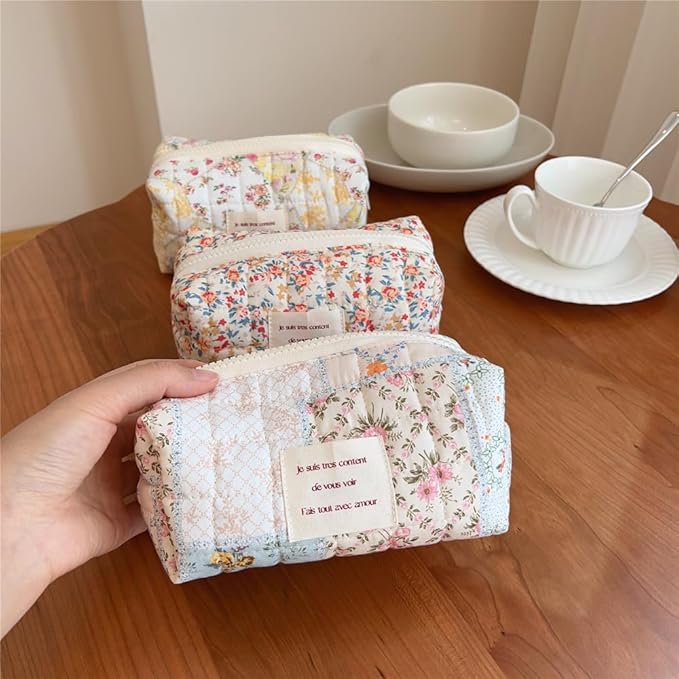 Floral Makeup Bag Pouch - Small Quilted Cosmetic Organizer for Travel Daily, Aesthetic Cottagecore Cotton Toiletry Pencil Purses with Zipper, Portable Gift for Women Girls (Blue Floral-S)