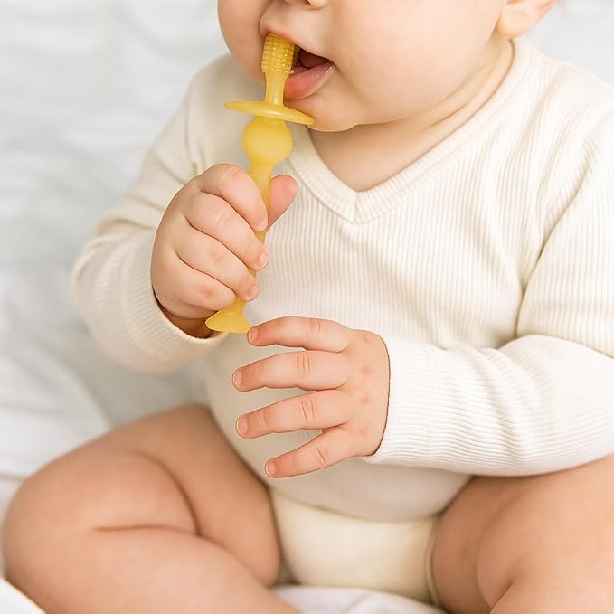 haakaa 360° Silicone Baby Toothbrush – 100% Soft Food Grade Silicone, BPA-Free, Suction Base, Safe for Babies 6 Months+, Gentle Gum and Teeth Cleaning for Infants, Gum Massager (Banana)