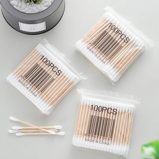 Cotton Swabs, 900 Count Bamboo Sticks Cotton Swabs with a Clear Dispenser Holder Cotton Buds with Wooden Handles For Ears Makeup or Nails Personal Care