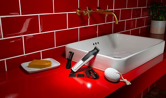 Remington WETech Body Grooming Kit with XL Dual-Sided Trimmer with 3-Length Comb & 3 Additional Combs with 10% Larger Blades & Ergonomic Handle for Fast and Easy Trimming
