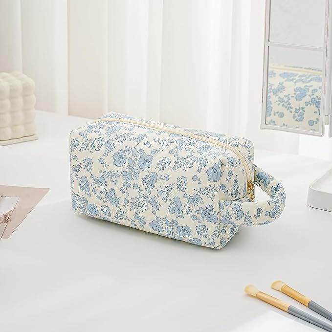 Makeup Bag Travel Cosmetic Bag for Women, Zipper Make Up Pouch, Floral Flowers Toiletry Organizer Makeup with Handle, Cosmetic Travel Cloth Bag (Blue Floral)