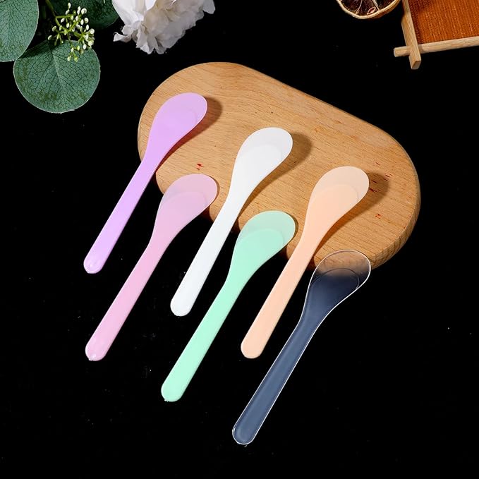6 PCS Plastic Cosmetic Spatula, Candy Color Makeup Scoops Spatulas Stick Applicator Reusable Cosmetic Mask Mixing Spoon Spa Makeup Tools for Lotions Moisturizers DIY Cream Mixing