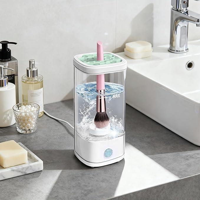 Electric Makeup Brush Cleaner Machine With Makeup Brush Holder Portable, Automatic Cleaner for Makeup Brushes and Sponges (Transparent)