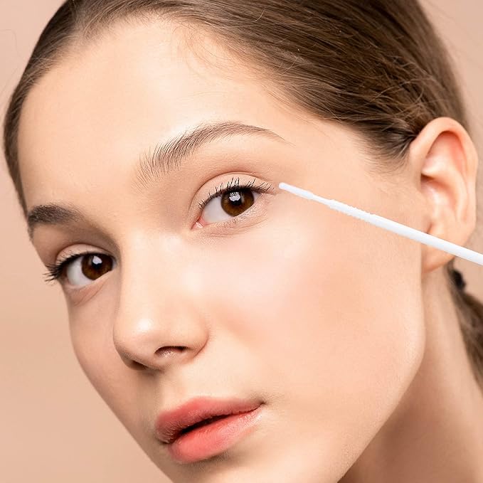 200 Pieces Disposable Micro Brush Applicator Microswabs for Eyelash Extension Removing Tools, Mini Cotton Swab Brushes for Makeup and Personal Care (White)