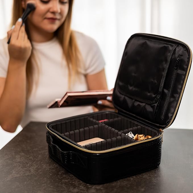 Carrywell Makeup Bag Travel Case, Not-Made In China, Hard Train Case for Cosmetics, Portable Beauty Artists Organizer, Storage Box With Adjustable Dividers For Make Up and Brushes, Small Crocodile