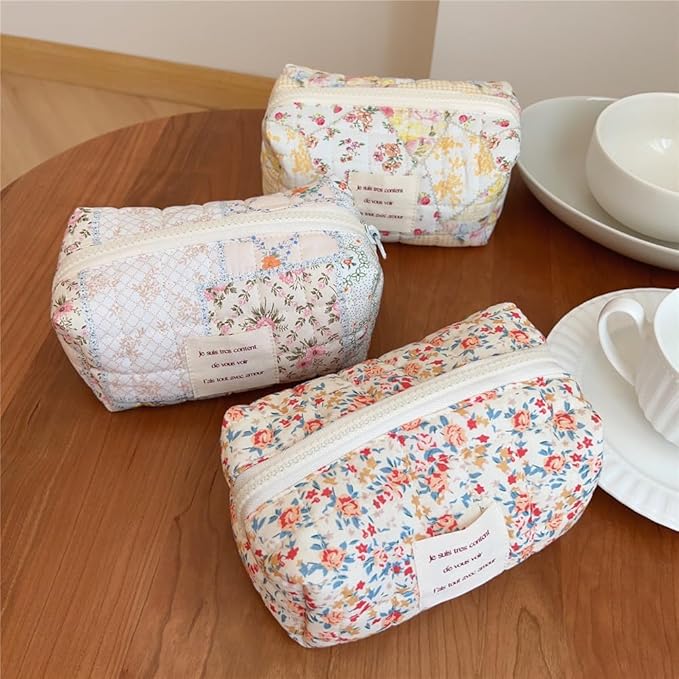 Floral Makeup Bag Pouch - Small Quilted Cosmetic Organizer for Travel Daily, Aesthetic Cottagecore Cotton Toiletry Pencil Purses with Zipper, Portable Gift for Women Girls (Blue Floral-S)