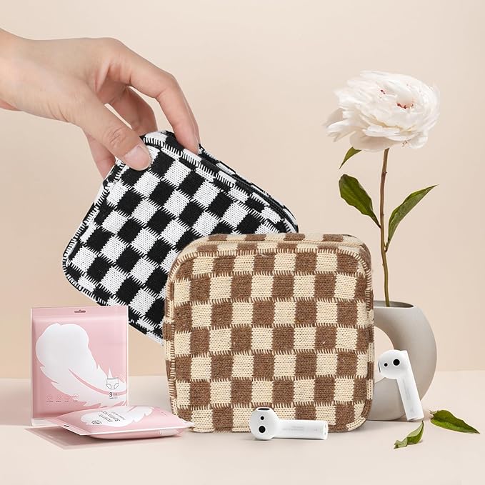Sanitary Napkin Storage Bag, Menstrual Pad Zipper Bag Checkered Portable Period Bag Panty Liners, Tampon Storage Pouch for Women Ladies Daily Use Storage Purse Travel