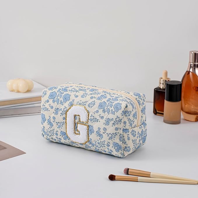JOVAKIT Alphabet Makeup Bag Cosmetic Bag for Women, Christmas Gifts for Girls Age 6-18, Floral Flowers Coquette Travel Toiletry Zipper Make Up Pouch Organizer Trendy Stuff (Blue Floral G)
