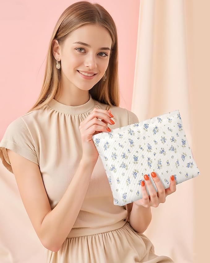 Cute Floral Makeup Pouch for Women Small Make Up Bag for Purse Zipper Initial Makeup Cosmetic Bags Pouches for Purse Aesthetic Travel Toiletry Bags,Cute Blue Floral