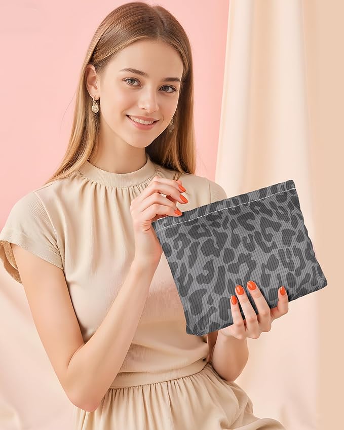 Classical Sexy Makeup Pouch for Women Small Make Up Bag for Purse Zipper Initial Makeup Cosmetic Bags Pouches for Purse Aesthetic Travel Toiletry Bags, Black Leopard