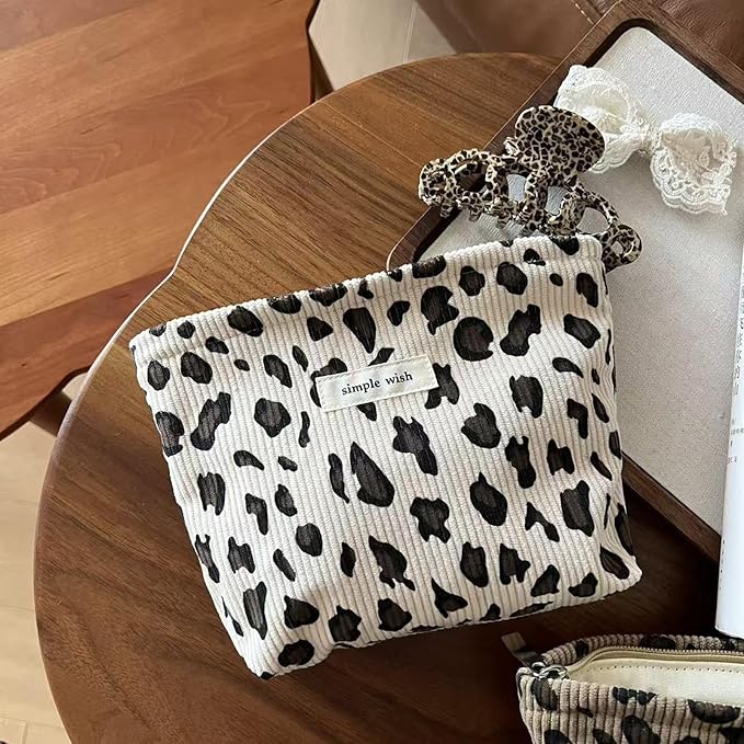 Wudygirl Leopard Makeup Bag Travel Cosmetic Bag for Women Small Makeup Pouch Zipper Cosmetic Pouch Handbag Aesthetic (White Leopard)