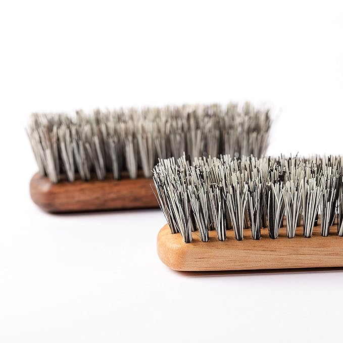 ZilberHaar Vegan Beard Brush - Stiff Bristles - Oiled Walnut and Mexican Tampico bristles - Animal-Free Beard Grooming Product - Made in Europe