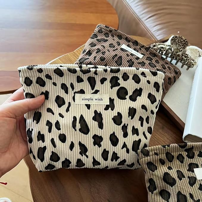Wudygirl Leopard Makeup Bag Travel Cosmetic Bag for Women Small Makeup Pouch Zipper Cosmetic Pouch Handbag Aesthetic (White Leopard)