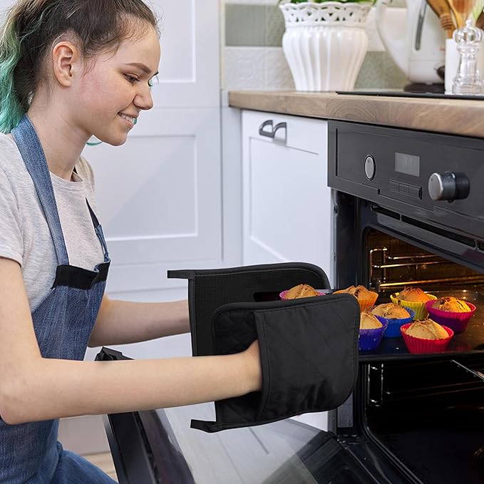 2Pcs Cotton and Neoprene Oven Pads Pot Holders with Pocket 8"x8.5" Dual-Function Hot Pad Set for Finger Hand Wrist Protection Heat Resistant to 428°F,Black