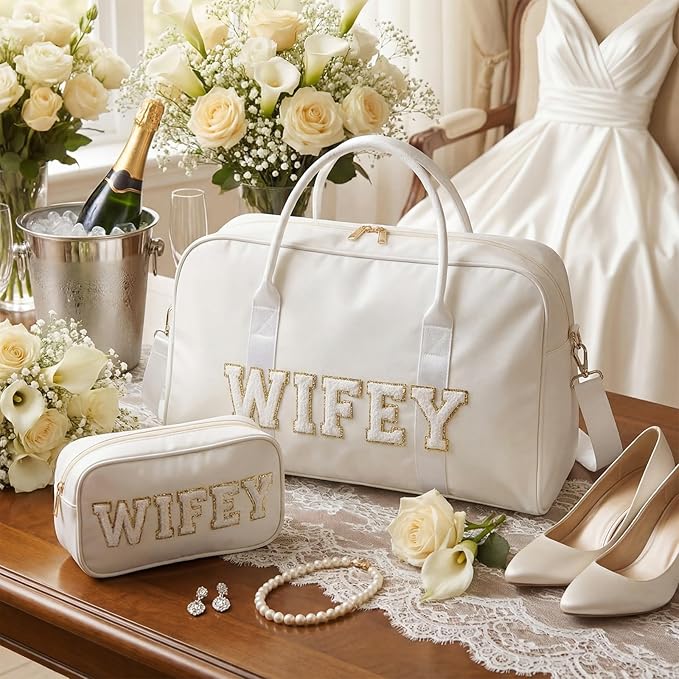2 Pcs Wedding Weekender Bag Bride Groom Duffle Bag Chenille Letter Patch Travel for Bridal Shower Honeymoon Gift(Wifey,White)