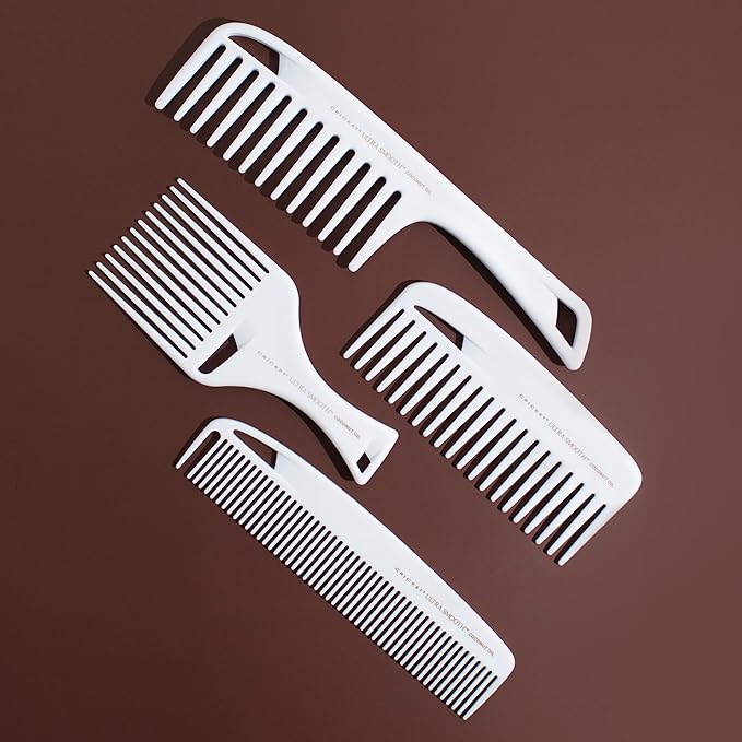Cricket Ultra Smooth Coconut Conditioning Comb – Infused with Coconut Oil & Keratin for Frizz-Free Shine and Hydration, Ideal for Mid-Length, Thick, and Textured Hair