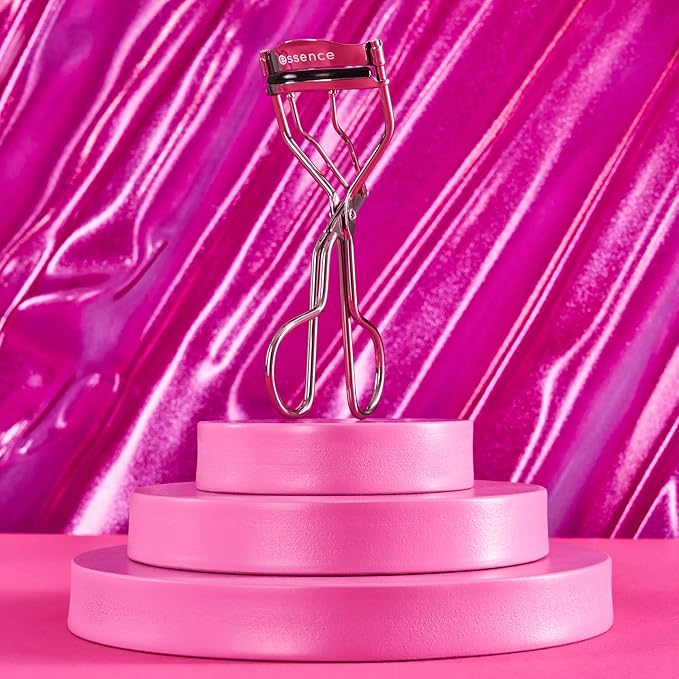 essence | All The Way Up Lash Curler | Easy & Gentle Use with Extra Silicone Pad | Cruelty Free Beauty