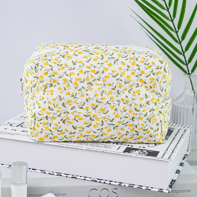 Quilted Makeup Bag Floral Cotton Make up Bag Puffy Coquette Makeup pouch Aesthetic Cute Travel Toiletry Bag for Women Girls