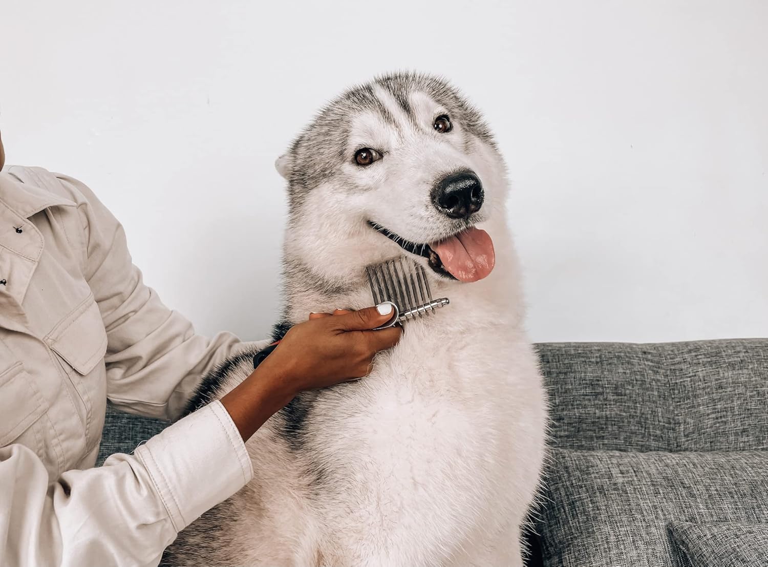 Dematting Comb For Dogs & Cats – Detangling Brush Tool For Dogs Easily & Safely Remove Dead, Matted Or Knotted Hair | Ergonomic, No-Slip Safety Handle for Precision Control | For Poodles & Curly Hair