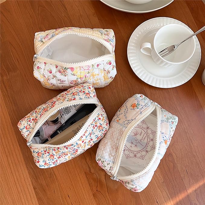 Floral Makeup Bag Small Cotton Quilted Cosmetic Bag Organizer, Aesthetic Cottagecore Preppy Portable Pouch Purse Toiletry Bag for Women Girls Travel accessories (Beige Floral-S)