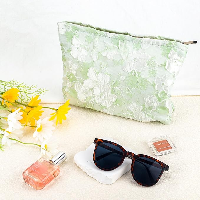 ZLFSRQ Flower Makeup Bag for Women Girls Teens Travel Cute Floral Cosmetic Bags Large Zipper Cosmetic Pouch for Purse Portable Toiletry Bag Aesthetic Embossed Green Makeup Brushes Storage Organizer
