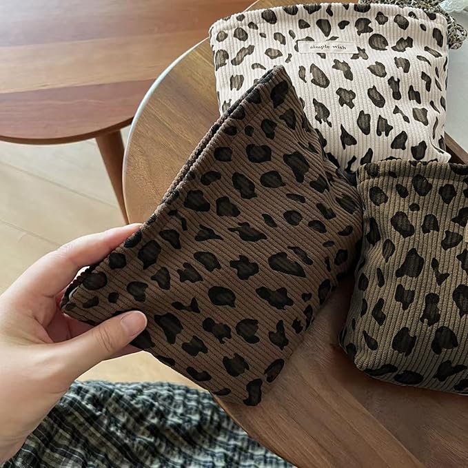 Wudygirl Leopard Makeup Bag Travel Cosmetic Bag for Women Small Makeup Pouch Zipper Cosmetic Pouch Handbag Aesthetic (Brown Leopard)
