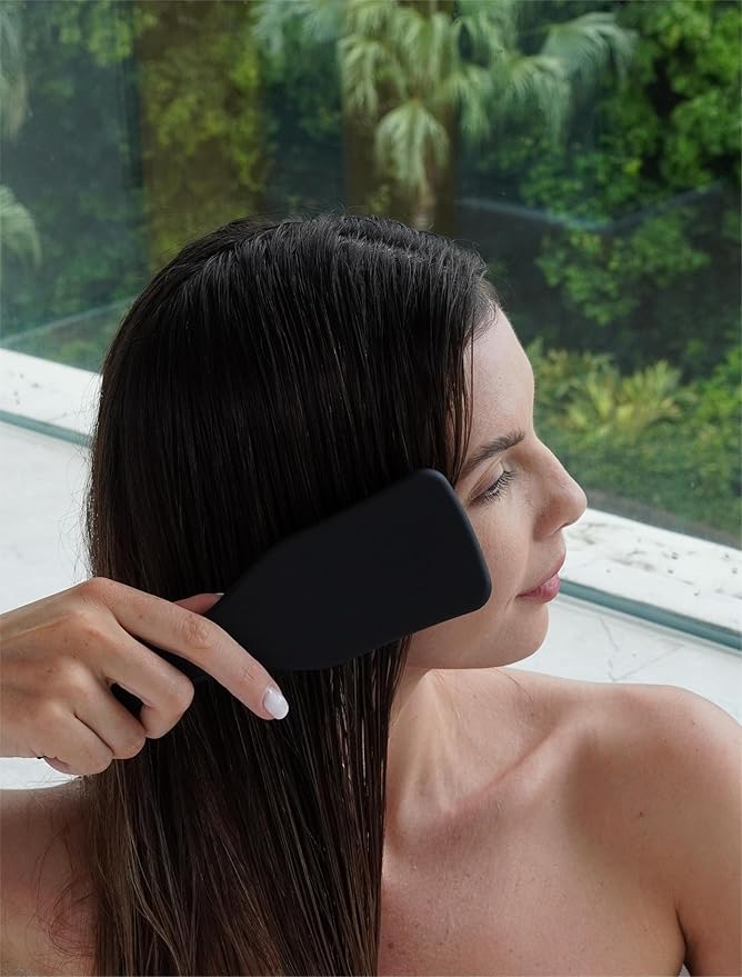Detangler Hair Brush for Wet & Dry Hair, No Tangle Wave-shaped Soft Bristle Hairbrush for Reduces Breakage, Lightweight Travel Brush Detangling All Hair Types, Black