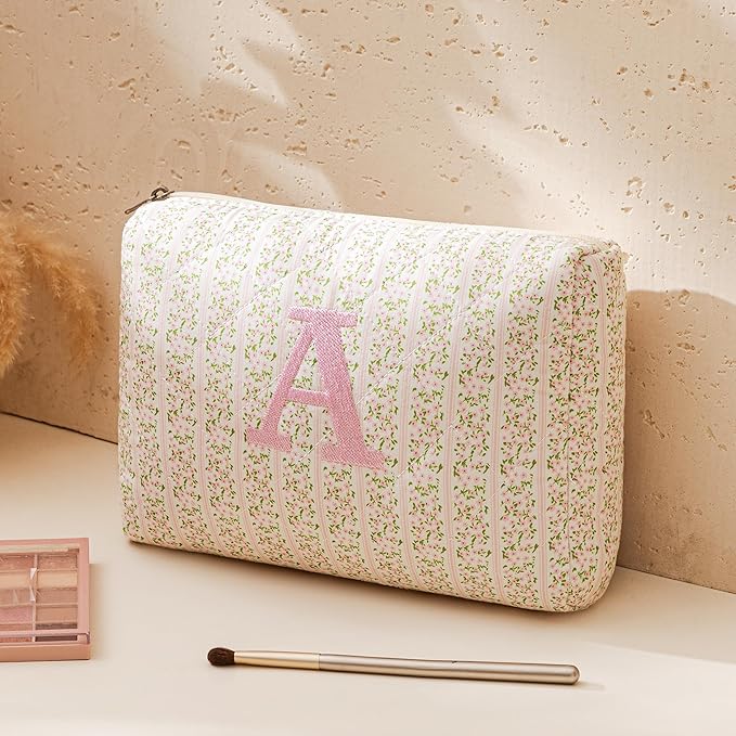 HBselect Initial Quilted Makeup Bag, Pink Cosmetic Travel Toiletry Bag, Flowers Coquette Zipper Make Up Pouch Organizer Teen Girl Gift Trendy Stuff B