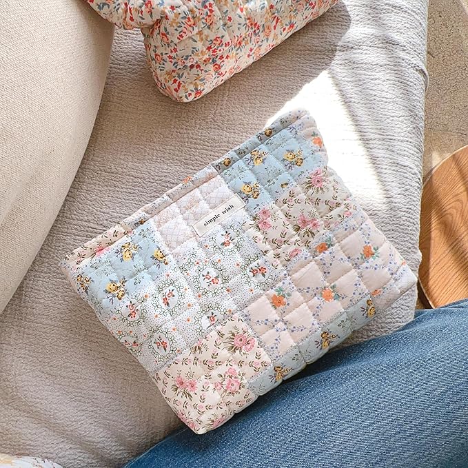 Floral Makeup Bag Pouch - Large Capacity Quilted Cosmetic Organizer for Travel Daily, Aesthetic Cottagecore Cotton Toiletry Purses with Zipper, Portable Gift for Women (Blue Floral-L)