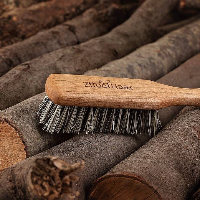 ZilberHaar Vegan Beard Brush - Stiff Bristles - Oiled Walnut and Mexican Tampico bristles - Animal-Free Beard Grooming Product - Made in Europe